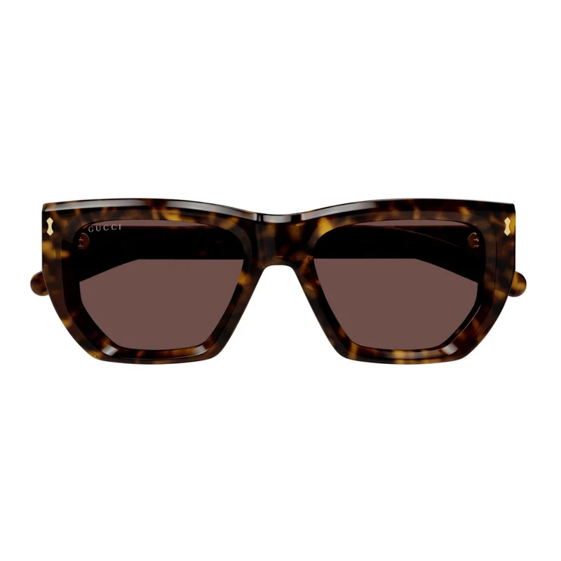Distinctive cat-eye sunglasses